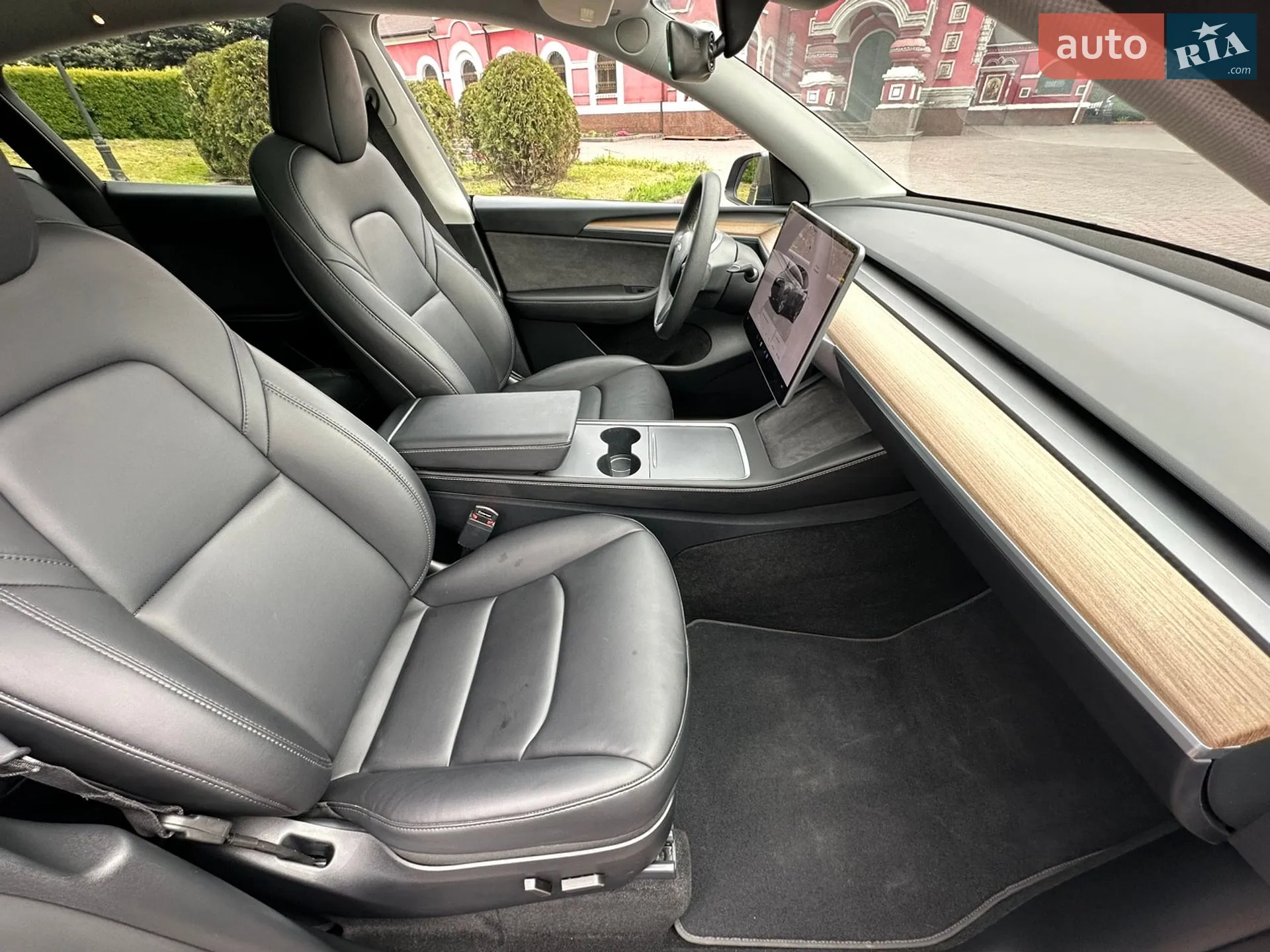 2024 Tesla Model Y - мініатюра 21