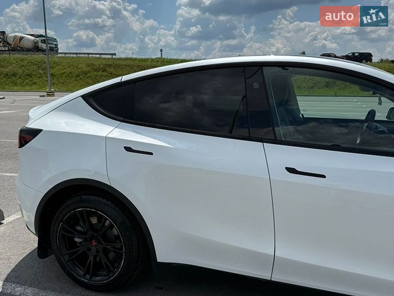 Внедорожник / Кроссовер Tesla Model Y 2023 в Винниках