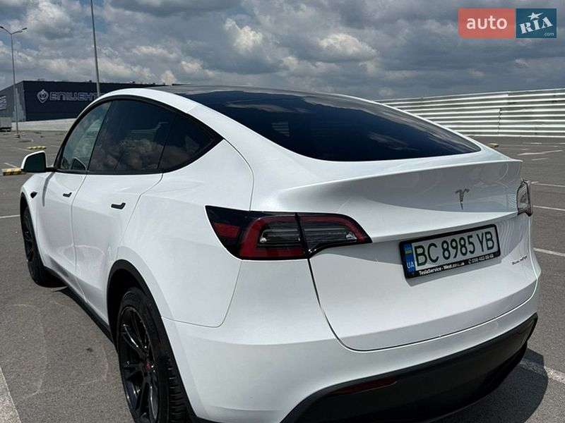 Внедорожник / Кроссовер Tesla Model Y 2023 в Винниках