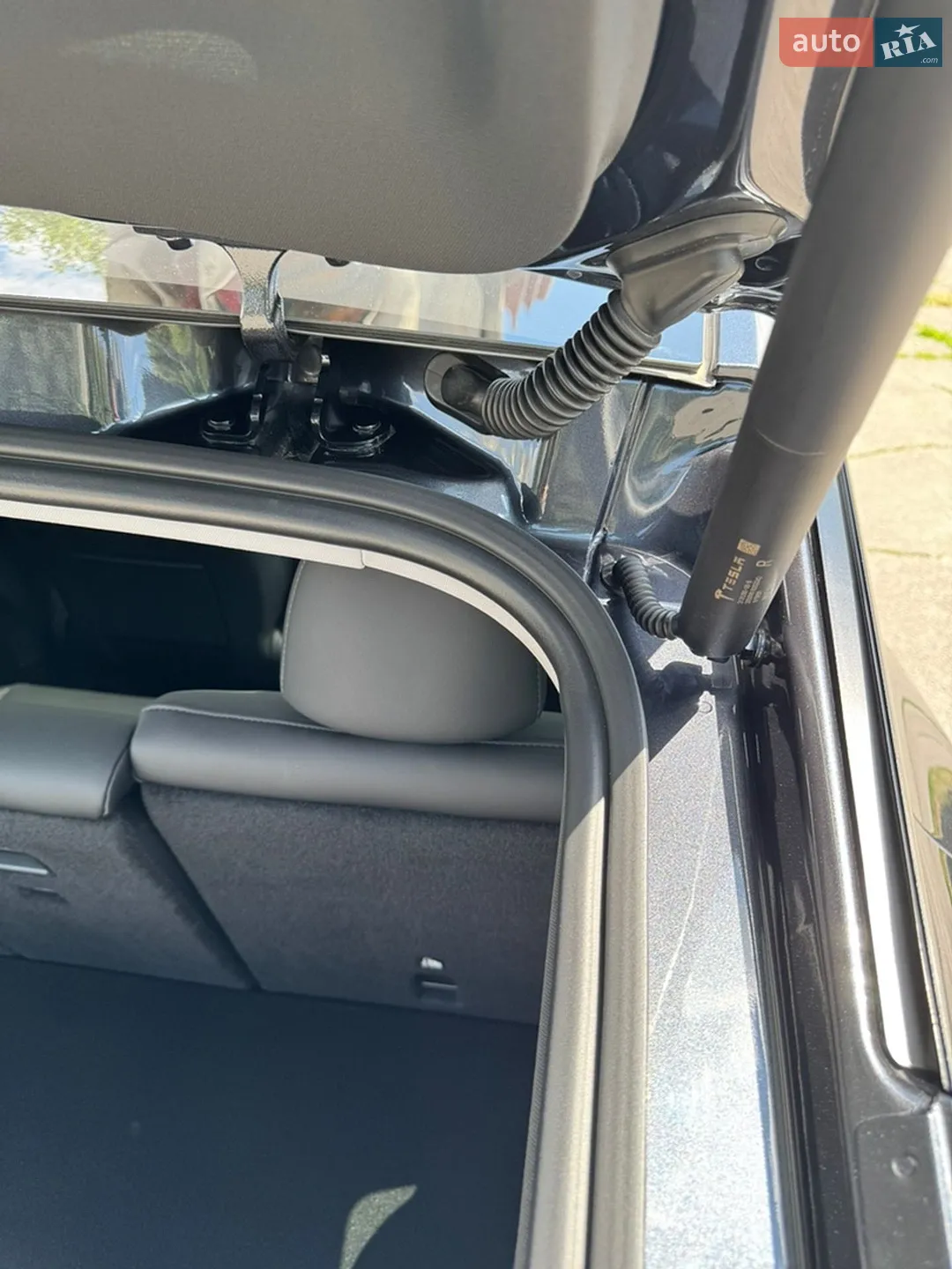 2025 Tesla Model Y - мініатюра 13