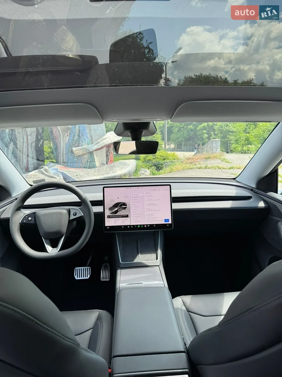 2025 Tesla Model Y - мініатюра 24
