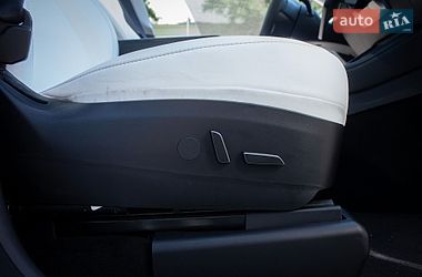 Позашляховик / Кросовер Tesla Model Y 2022 в Києві