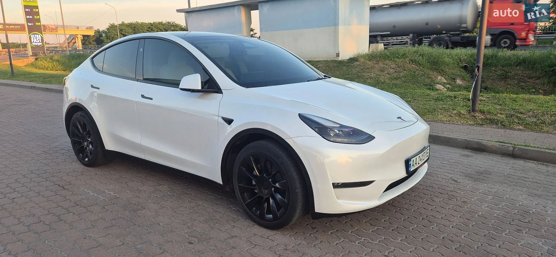 2023 Tesla Model Y - мініатюра 7