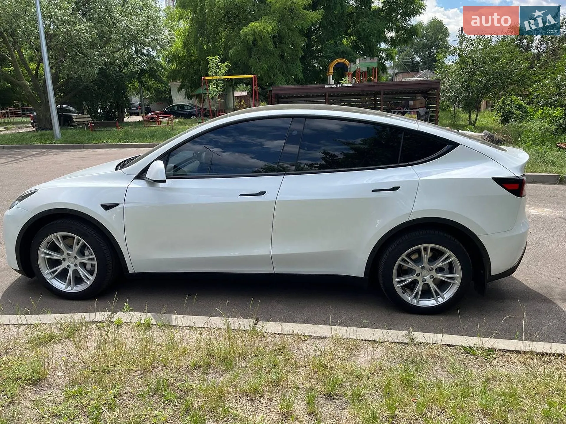 2024 Tesla Model Y - мініатюра 5