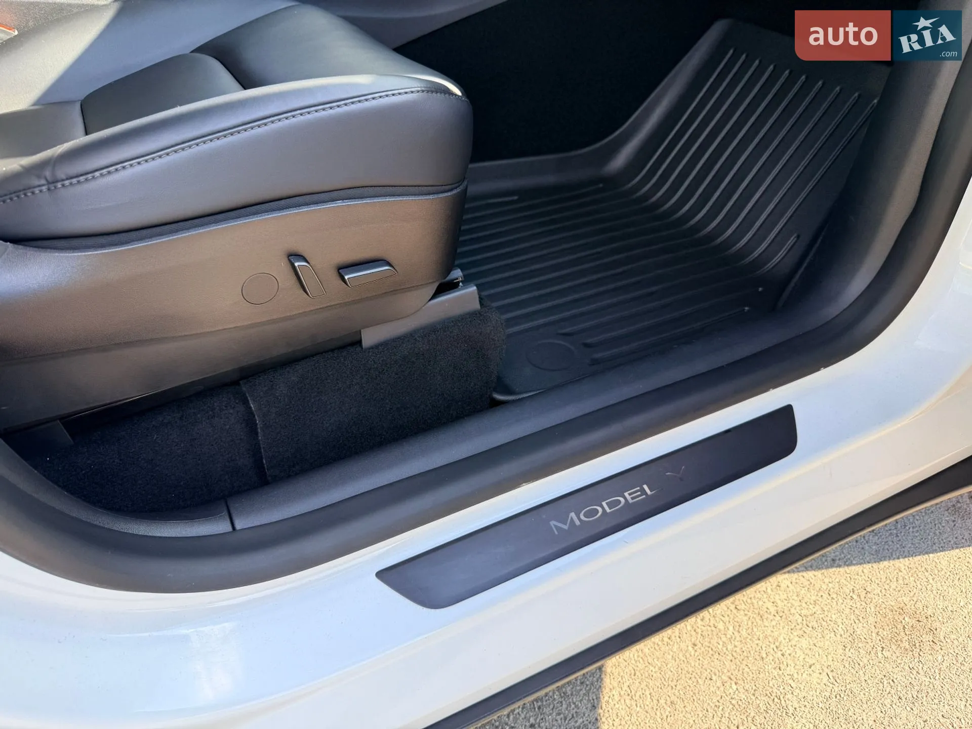 2021 Tesla Model Y - мініатюра 28