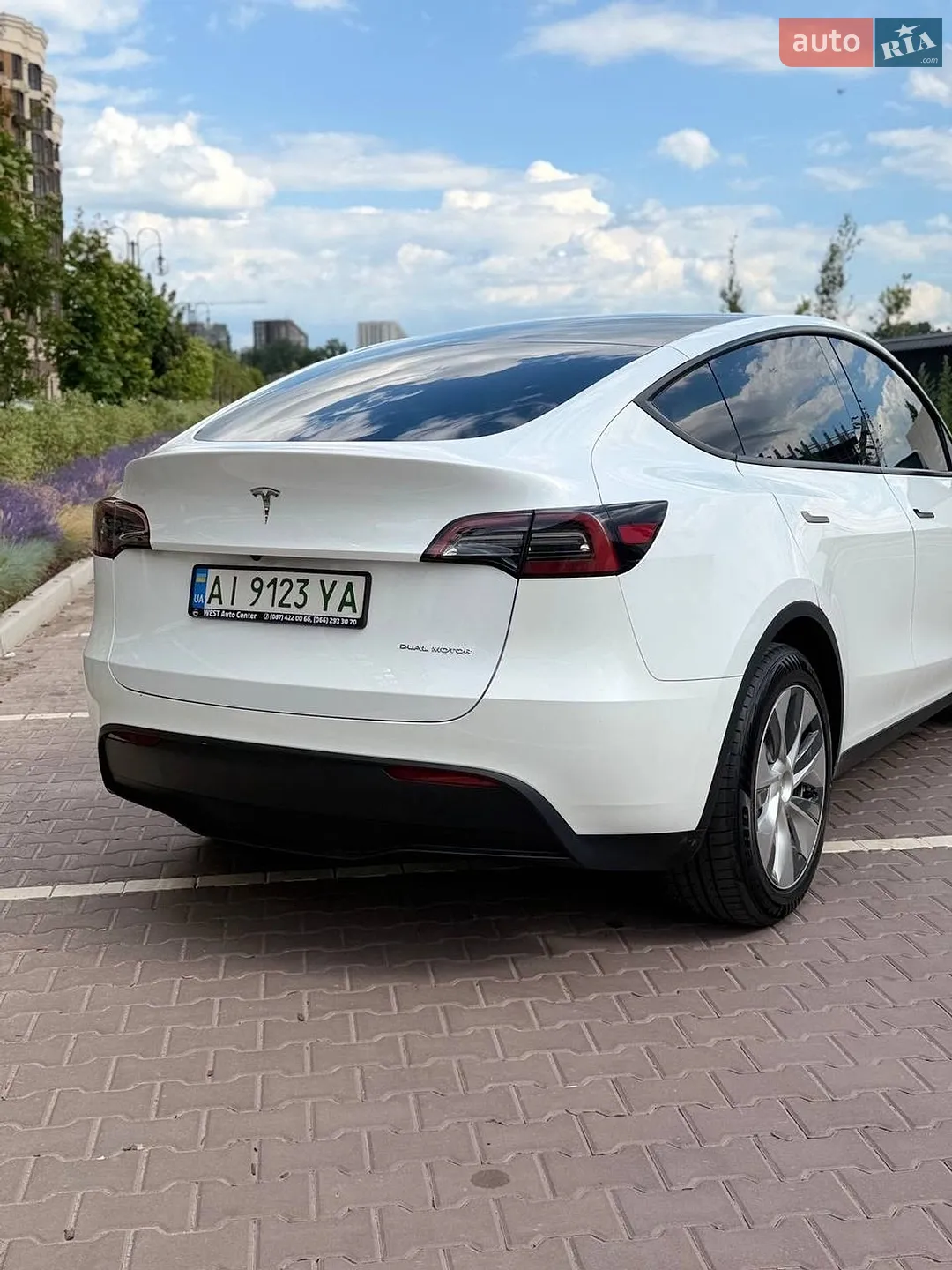 2023 Tesla Model Y - мініатюра 3