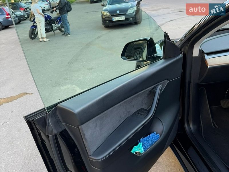 Внедорожник / Кроссовер Tesla Model Y 2022 в Хмельницком