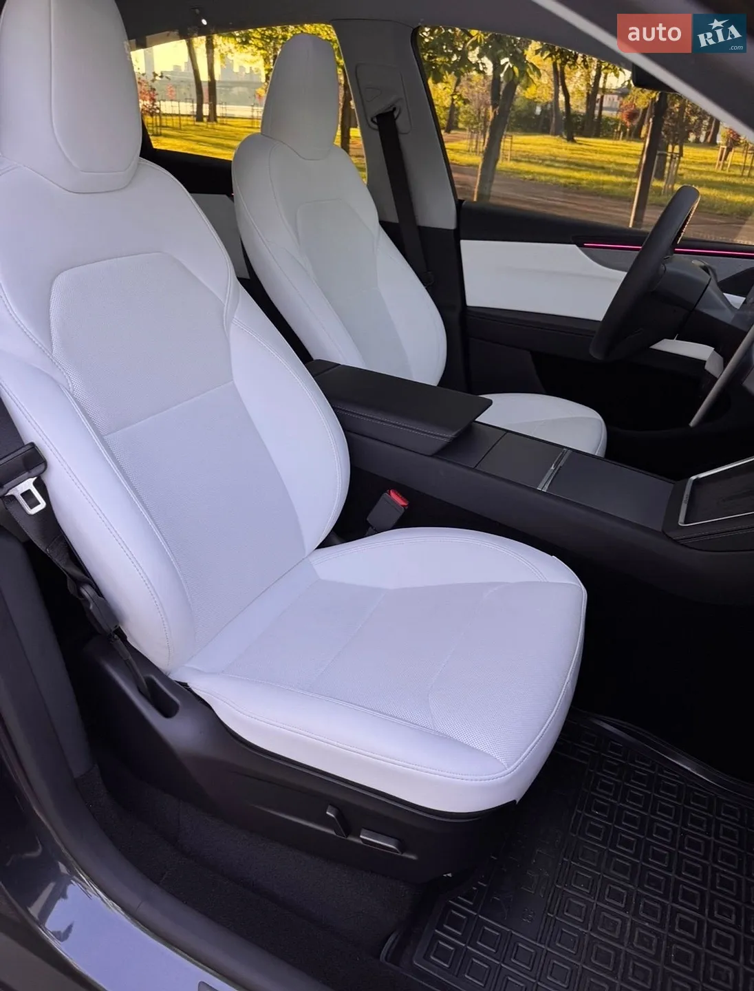 2025 Tesla Model Y - мініатюра 20