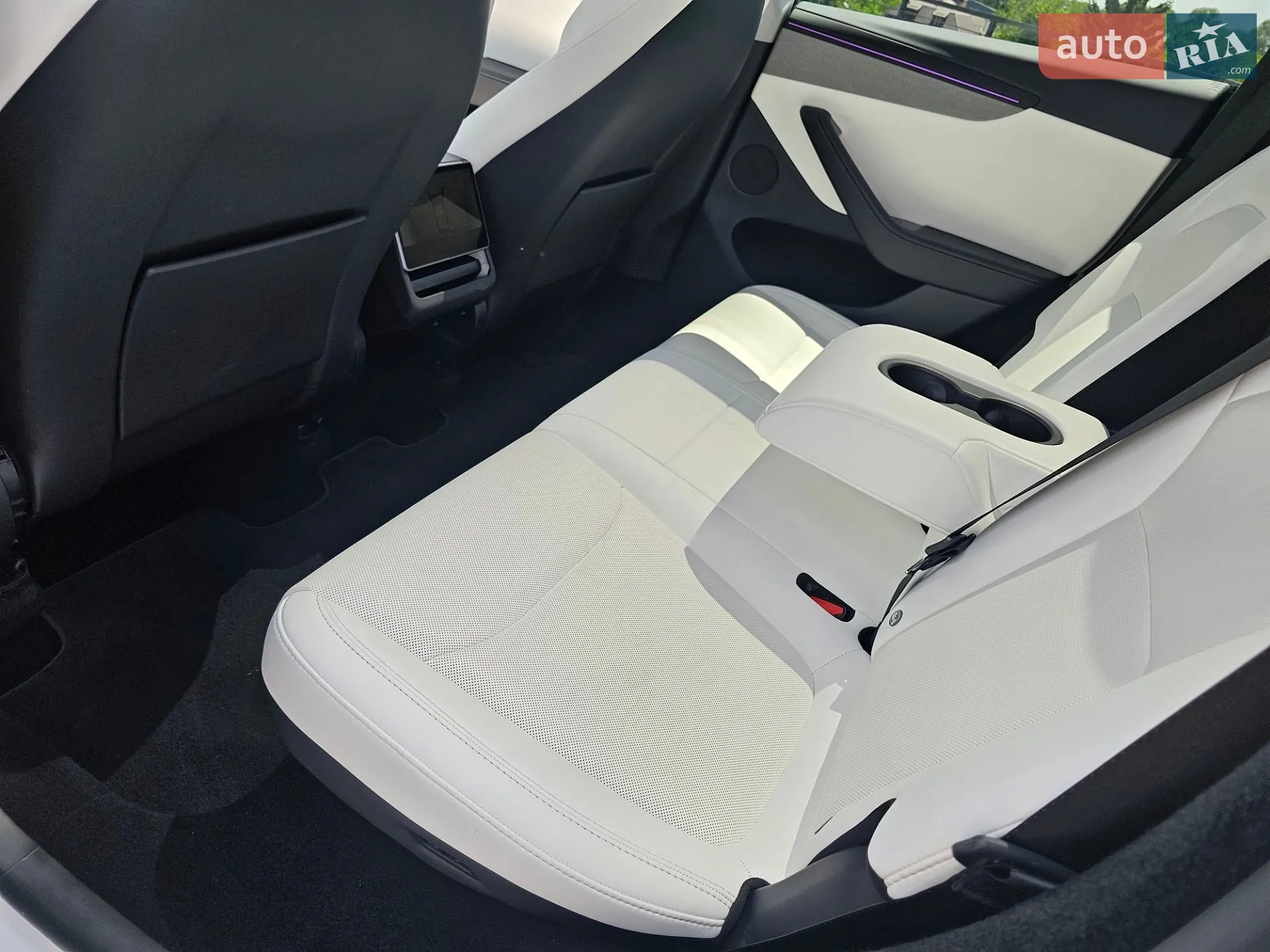 2025 Tesla Model Y - мініатюра 4