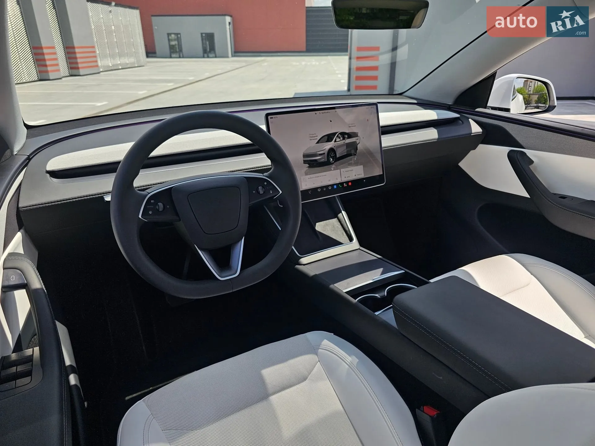 2025 Tesla Model Y - мініатюра 3