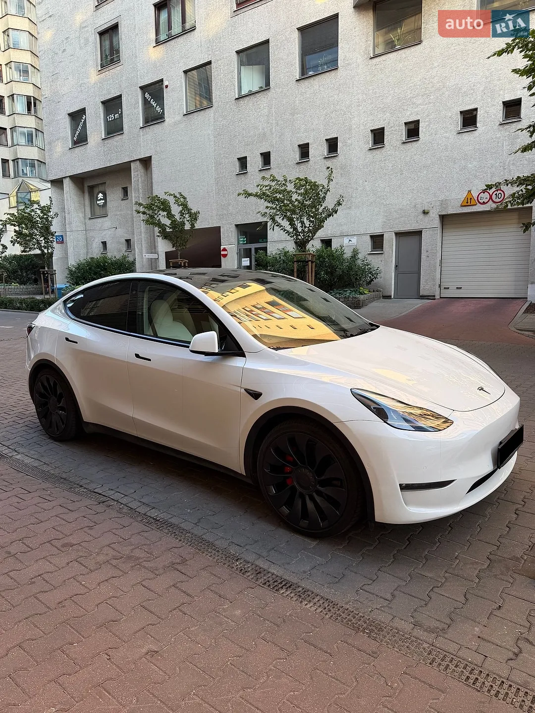 2022 Tesla Model Y - мініатюра 9