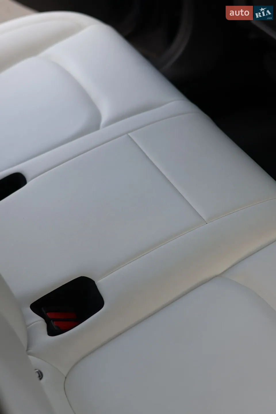 2022 Tesla Model Y - мініатюра 19