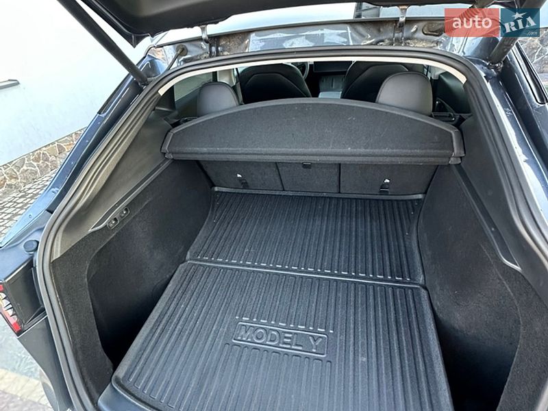 Внедорожник / Кроссовер Tesla Model Y 2023 в Львове