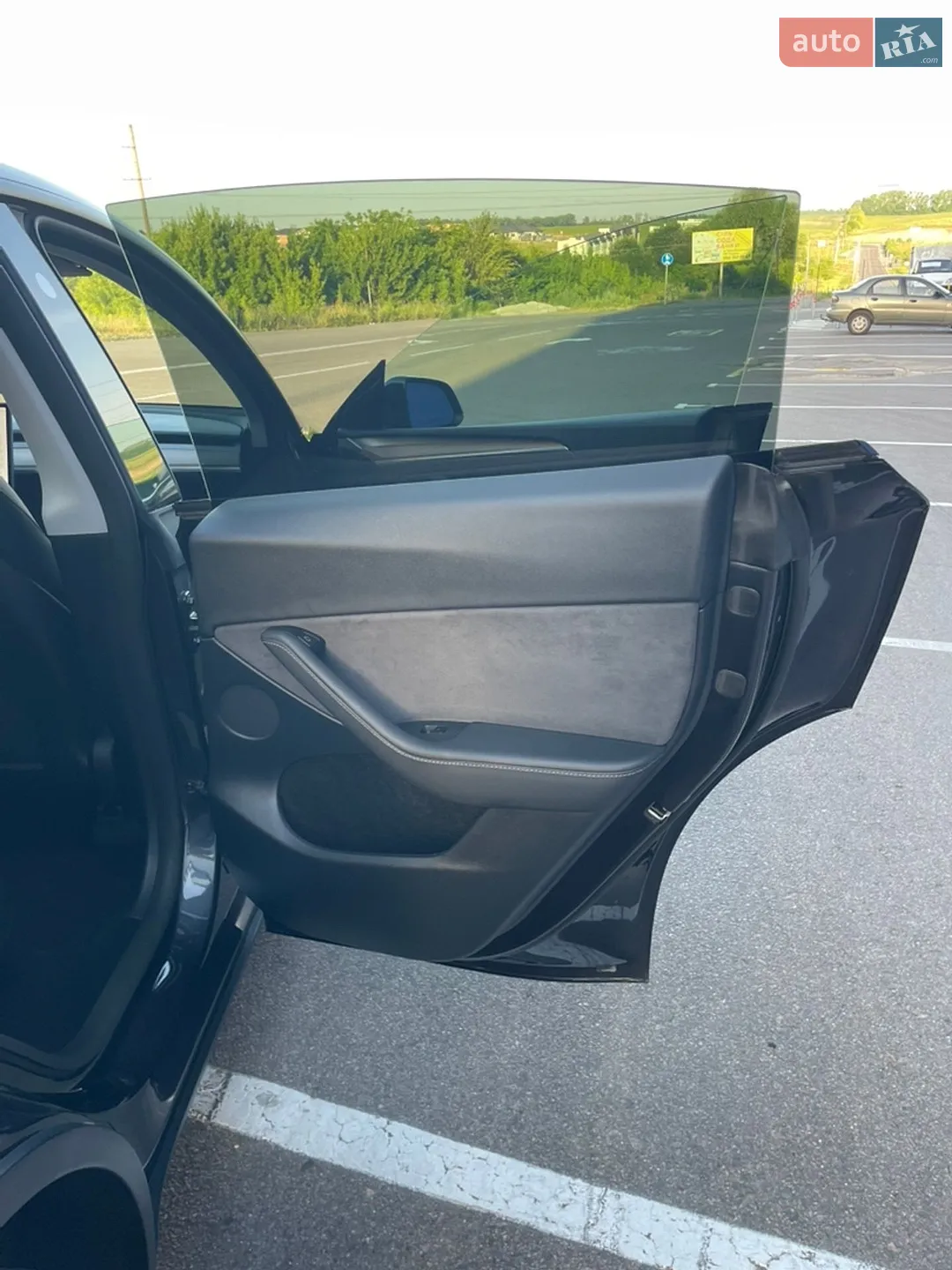 2024 Tesla Model Y - мініатюра 48