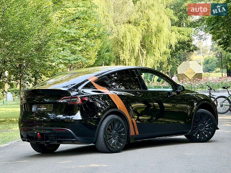 Внедорожник / Кроссовер Tesla Model Y 2024 в Киеве