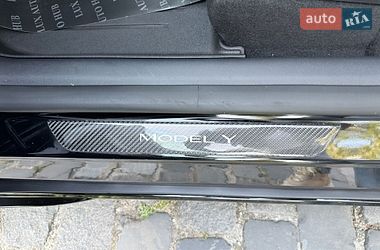 Внедорожник / Кроссовер Tesla Model Y 2024 в Киеве