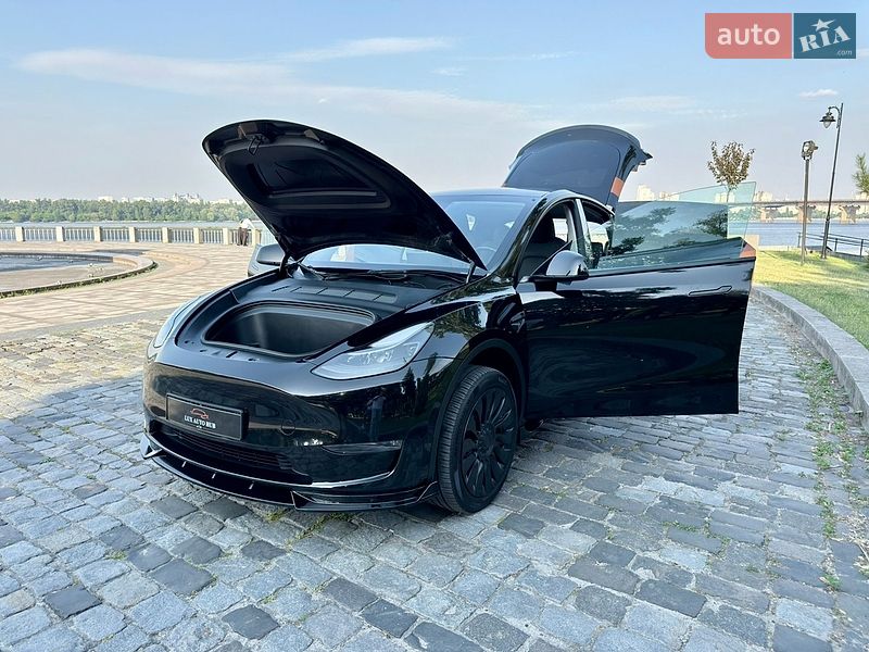 Внедорожник / Кроссовер Tesla Model Y 2024 в Киеве