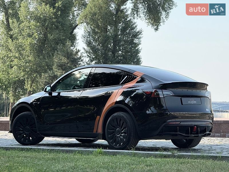 Внедорожник / Кроссовер Tesla Model Y 2024 в Киеве