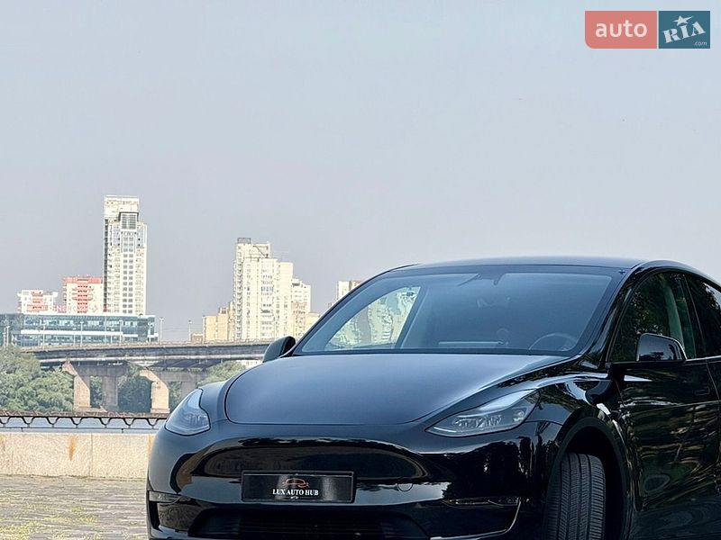 Внедорожник / Кроссовер Tesla Model Y 2024 в Киеве
