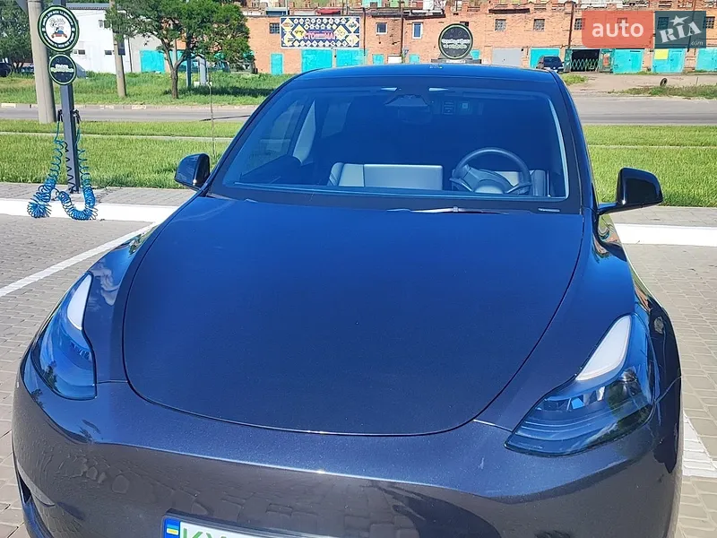 Tesla Model Y 2025 VIN 7SAYGDEF2SA366176 фото оголошення 3 з 37
