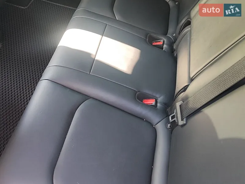 Tesla Model Y 2025 VIN 7SAYGDEF2SA366176 фото оголошення 16 з 37
