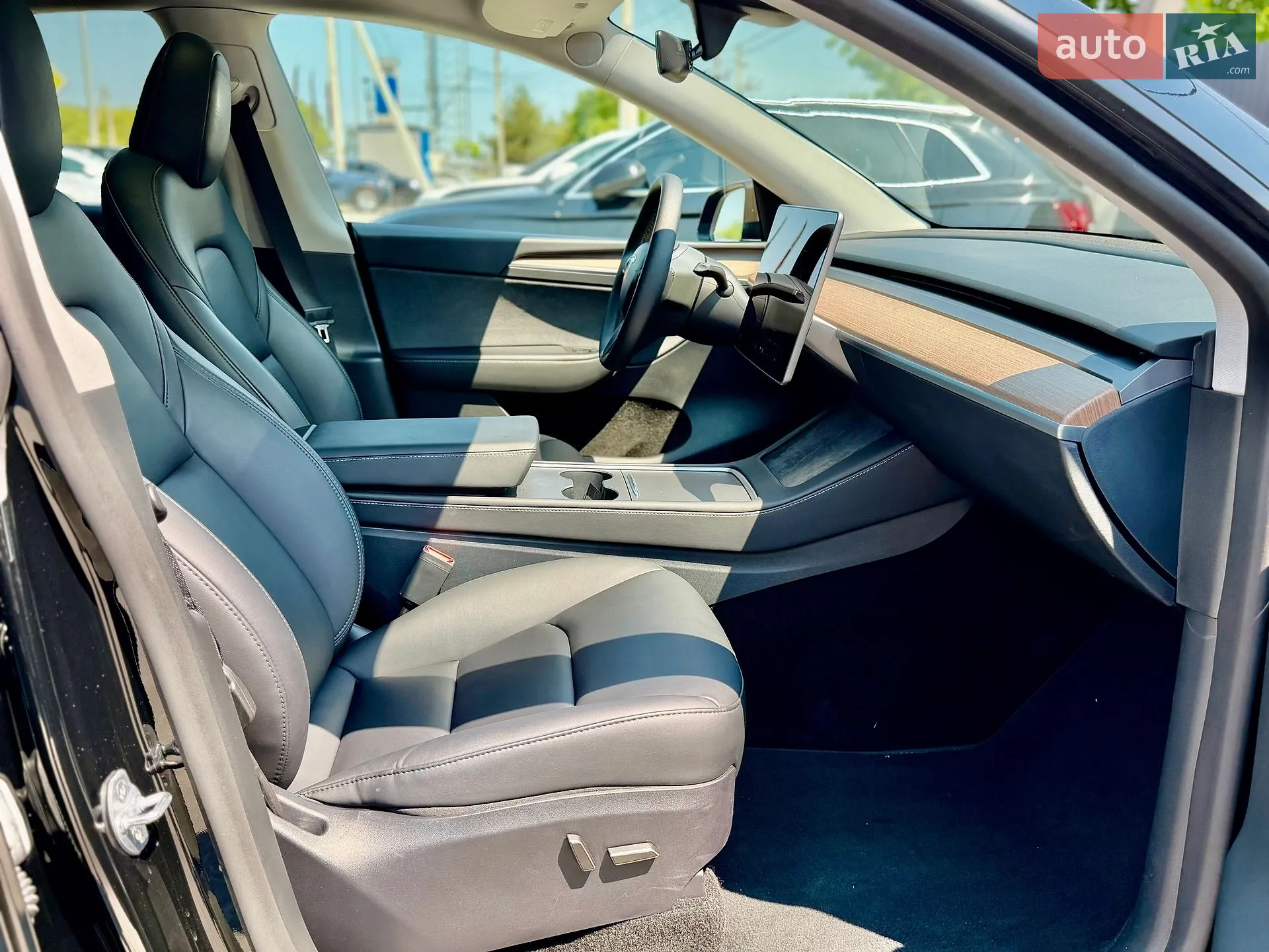 2024 Tesla Model Y - мініатюра 21