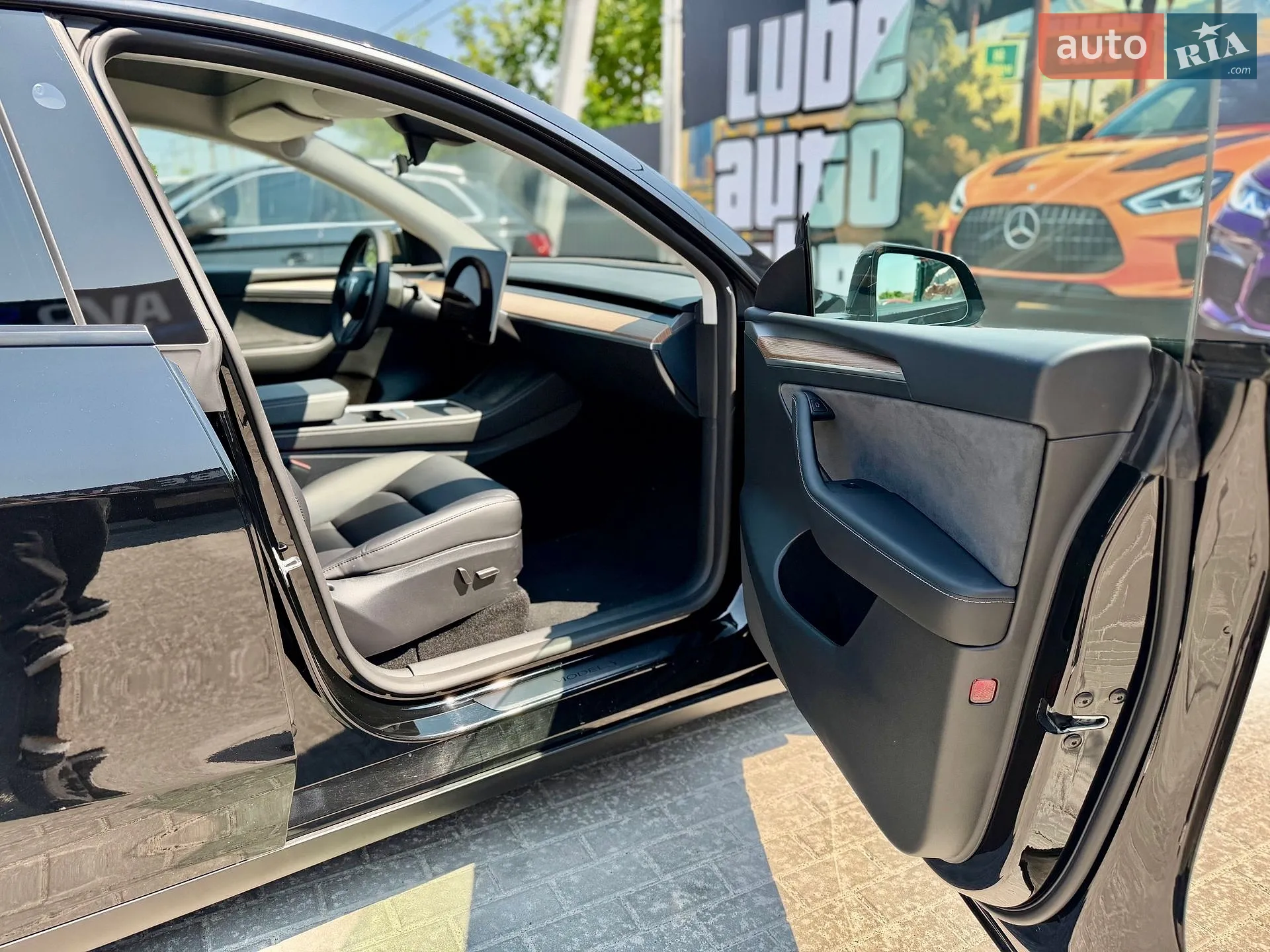 2024 Tesla Model Y - мініатюра 24