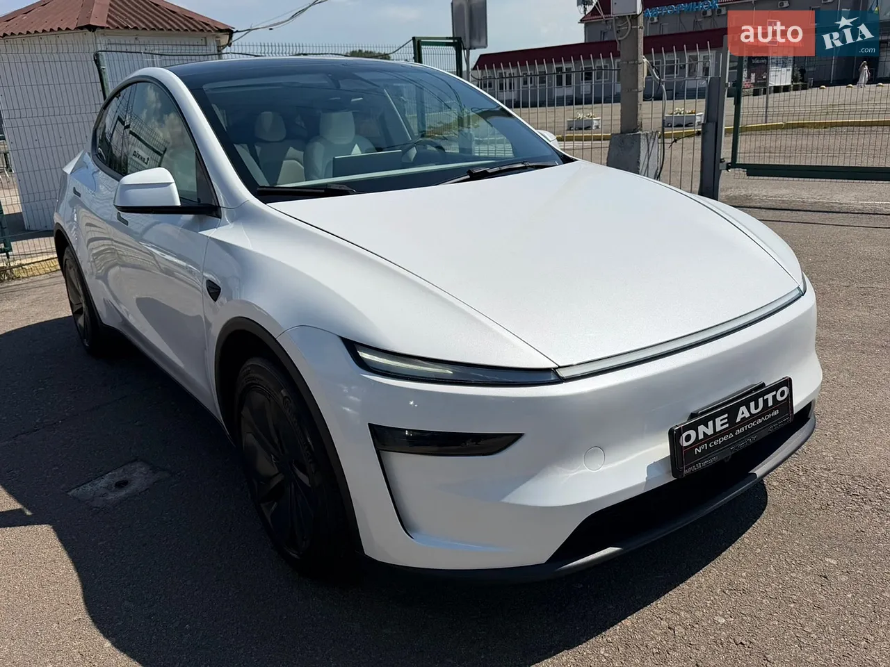 2025 Tesla Model Y - мініатюра 38