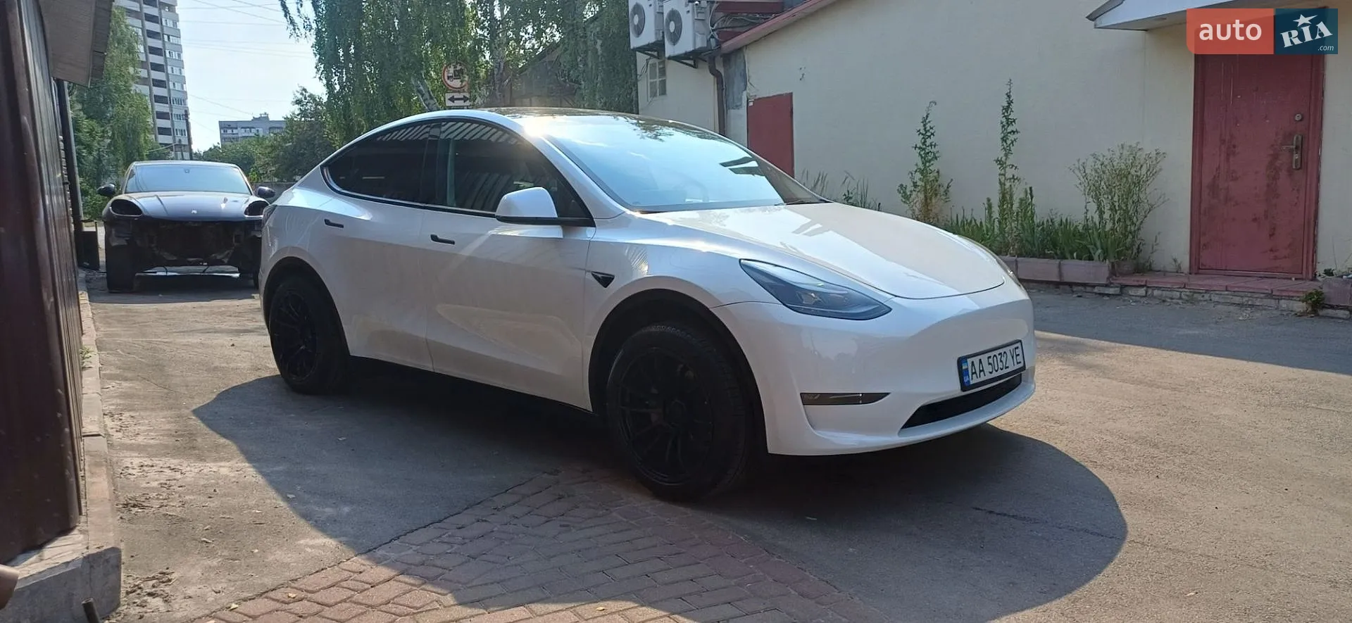 2025 Tesla Model Y - мініатюра 7