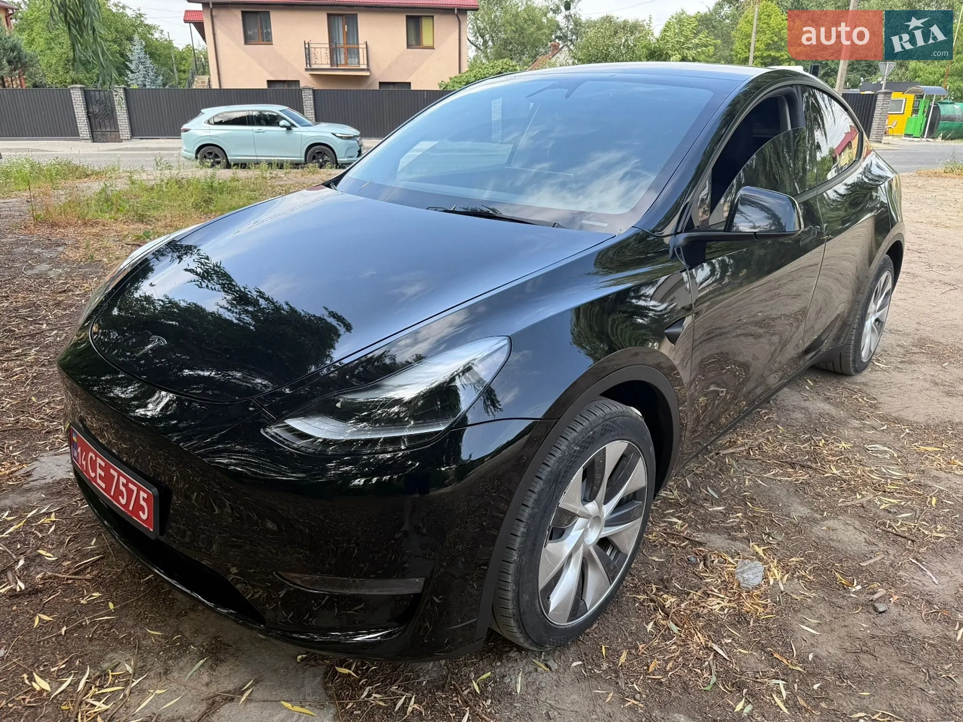 2024 Tesla Model Y - мініатюра 3