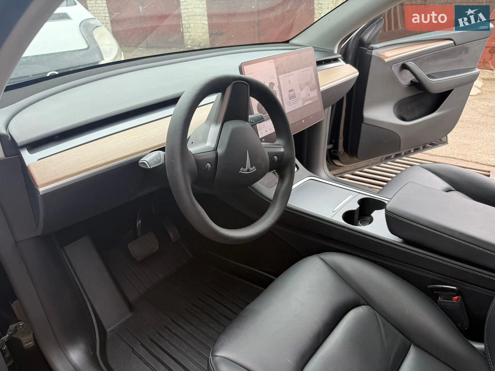 2024 Tesla Model Y - мініатюра 15