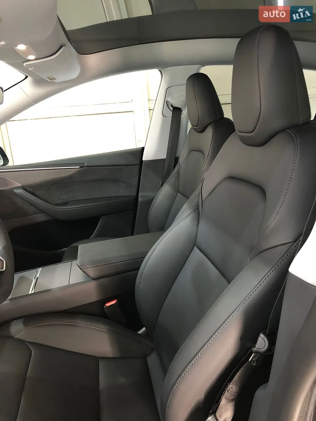 2025 Tesla Model Y - мініатюра 13