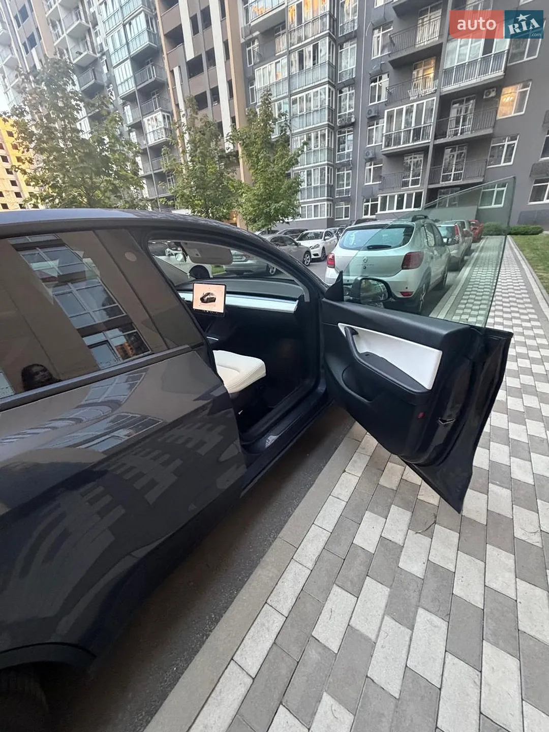 2022 Tesla Model Y - мініатюра 19