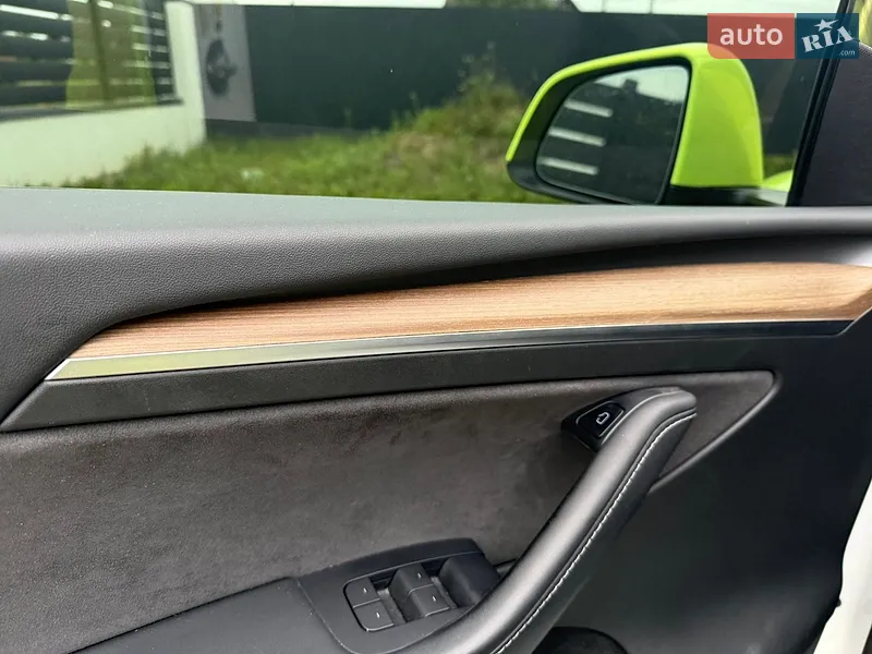 Tesla Model Y 2022 VIN 7SAYGDEE7NF574617 фото оголошення 89 з 116