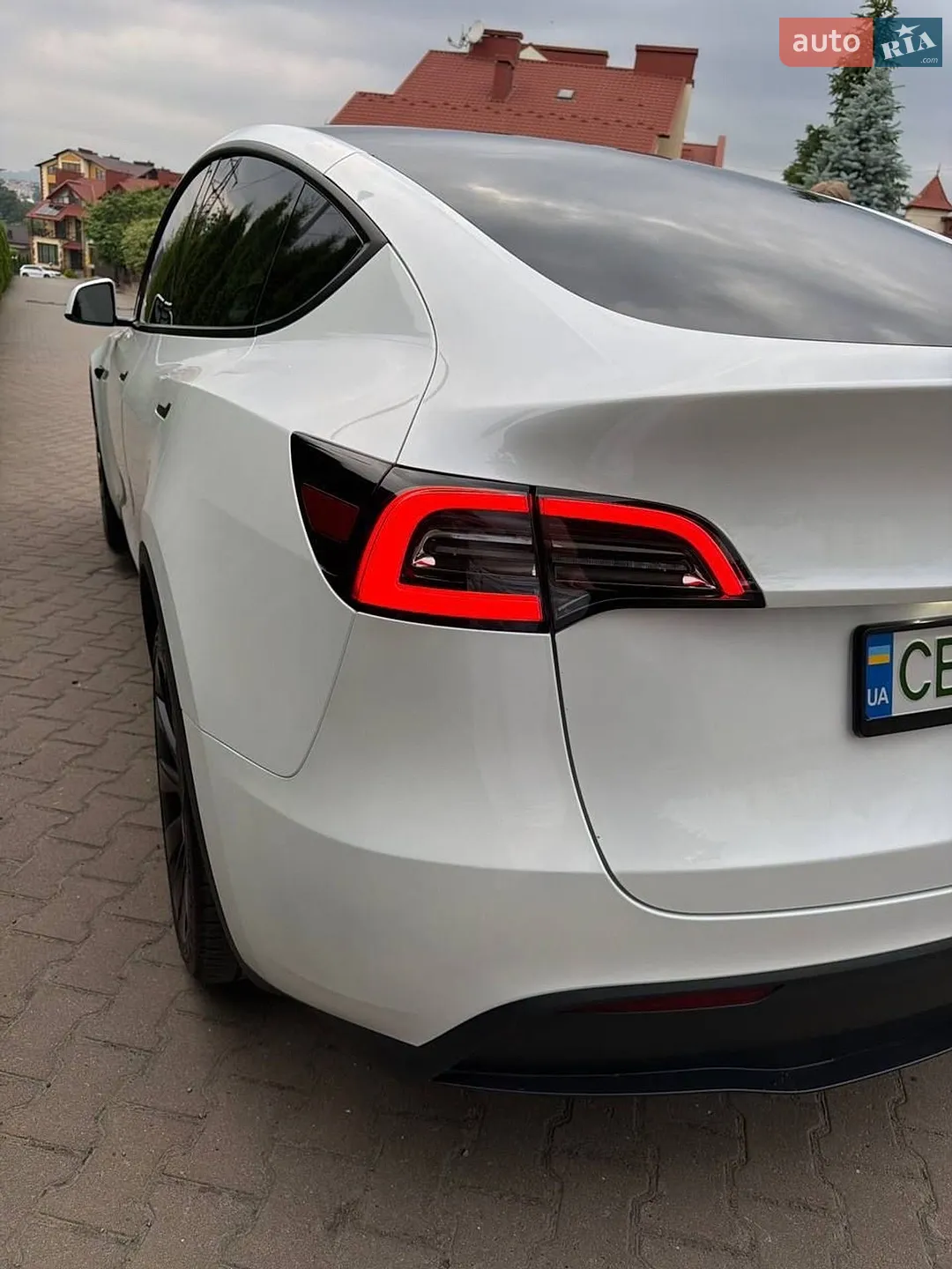 2024 Tesla Model Y - мініатюра 3