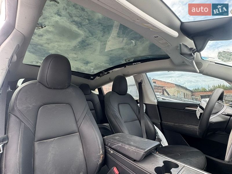 Позашляховик / Кросовер Tesla Model Y 2024 в Самборі