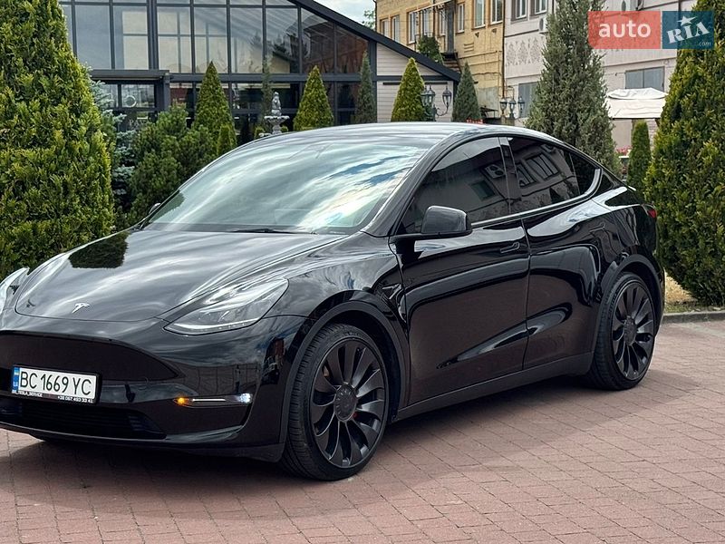 Внедорожник / Кроссовер Tesla Model Y 2023 в Стрые