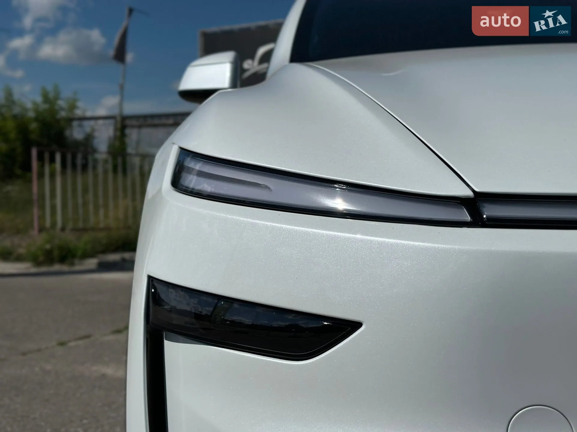 2025 Tesla Model Y - мініатюра 4