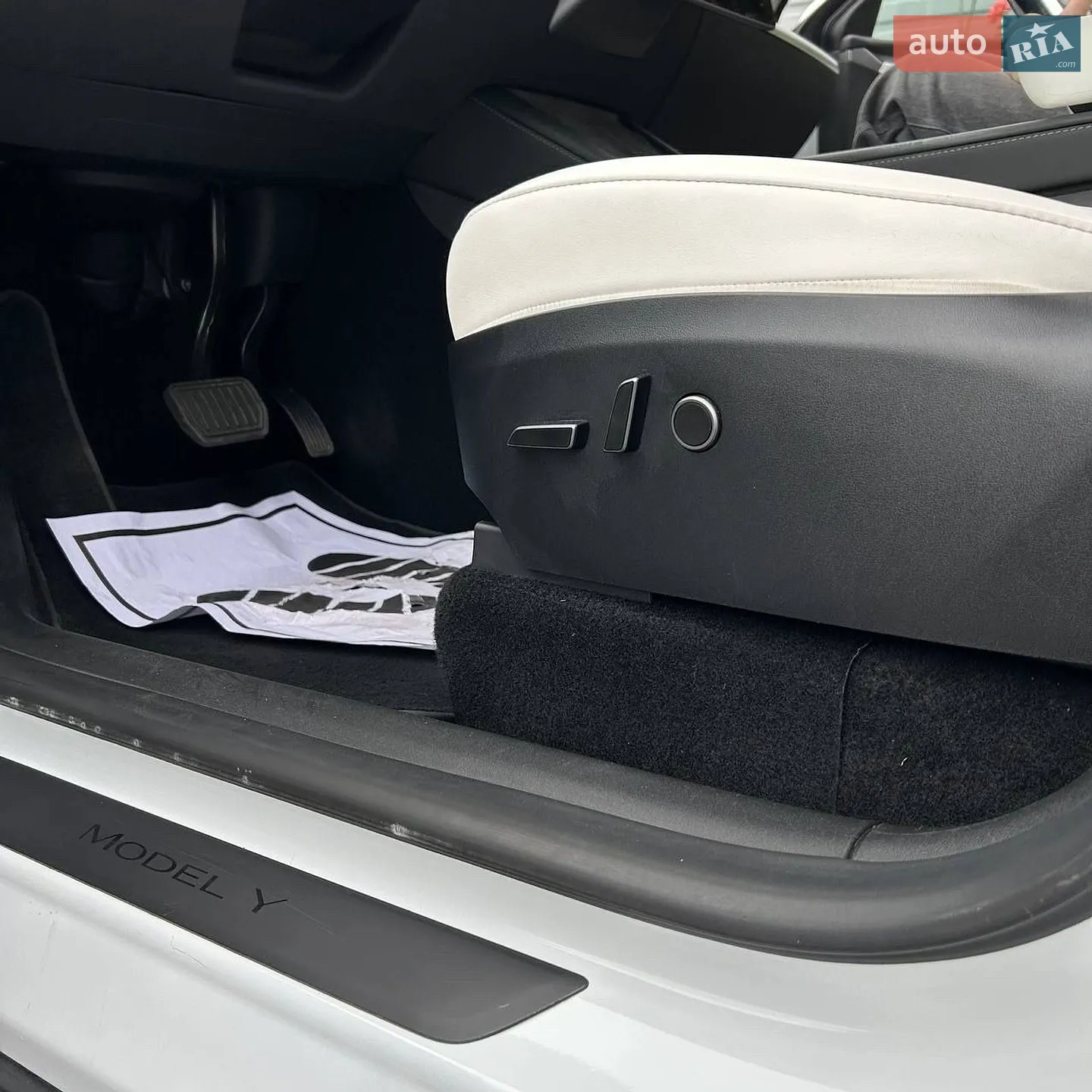 2023 Tesla Model Y - мініатюра 24