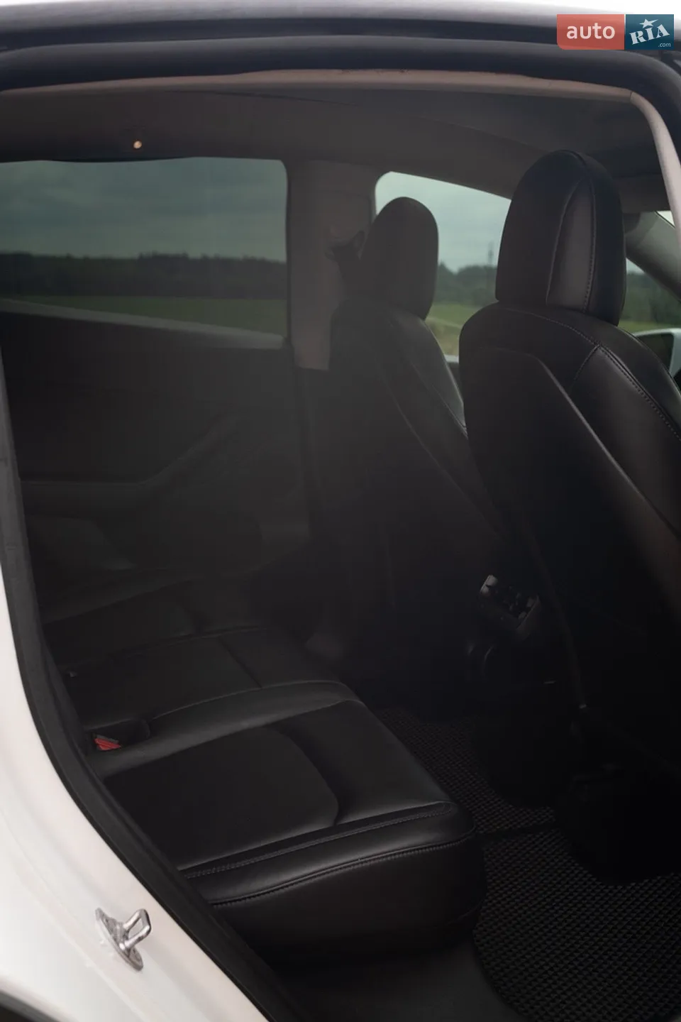 2020 Tesla Model Y - мініатюра 16