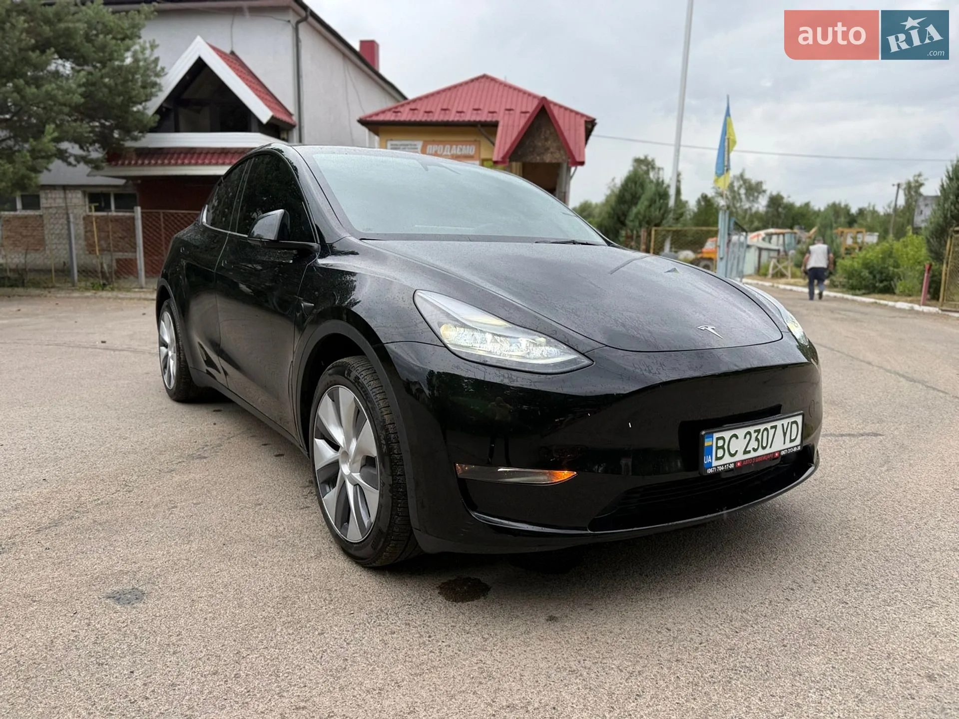2024 Tesla Model Y - мініатюра 3