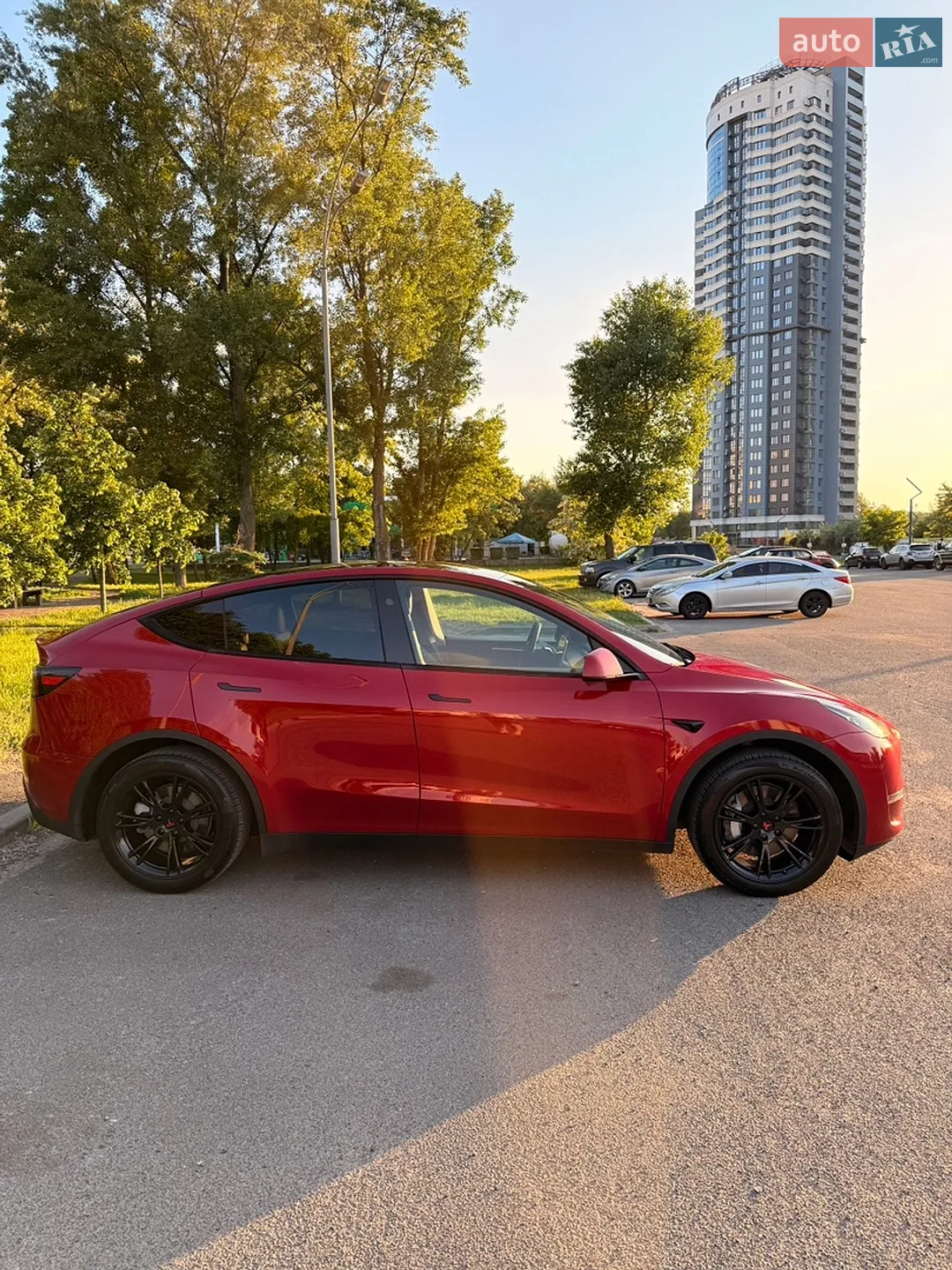 2023 Tesla Model Y - мініатюра 3