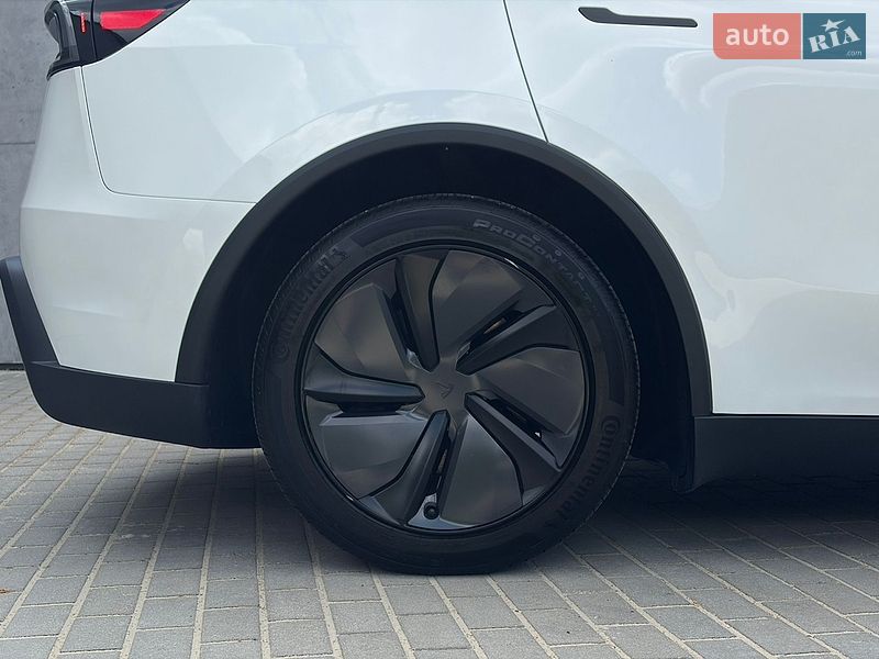 Внедорожник / Кроссовер Tesla Model Y 2025 в Львове