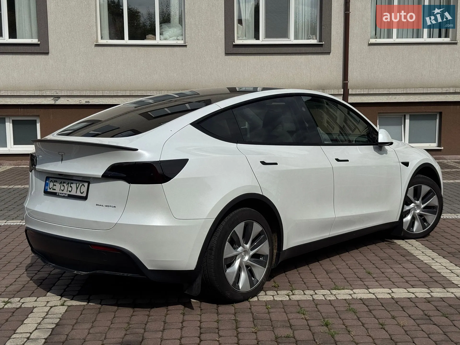 2024 Tesla Model Y - мініатюра 23