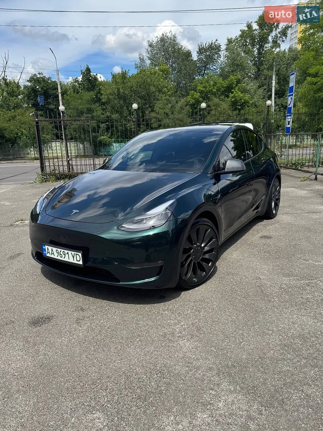 2022 Tesla Model Y - фото 1
