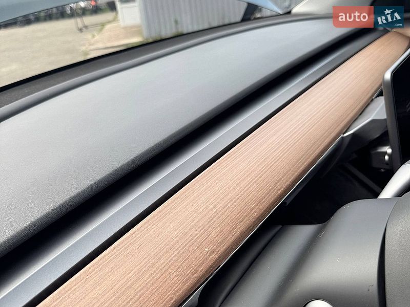 Внедорожник / Кроссовер Tesla Model Y 2022 в Киеве