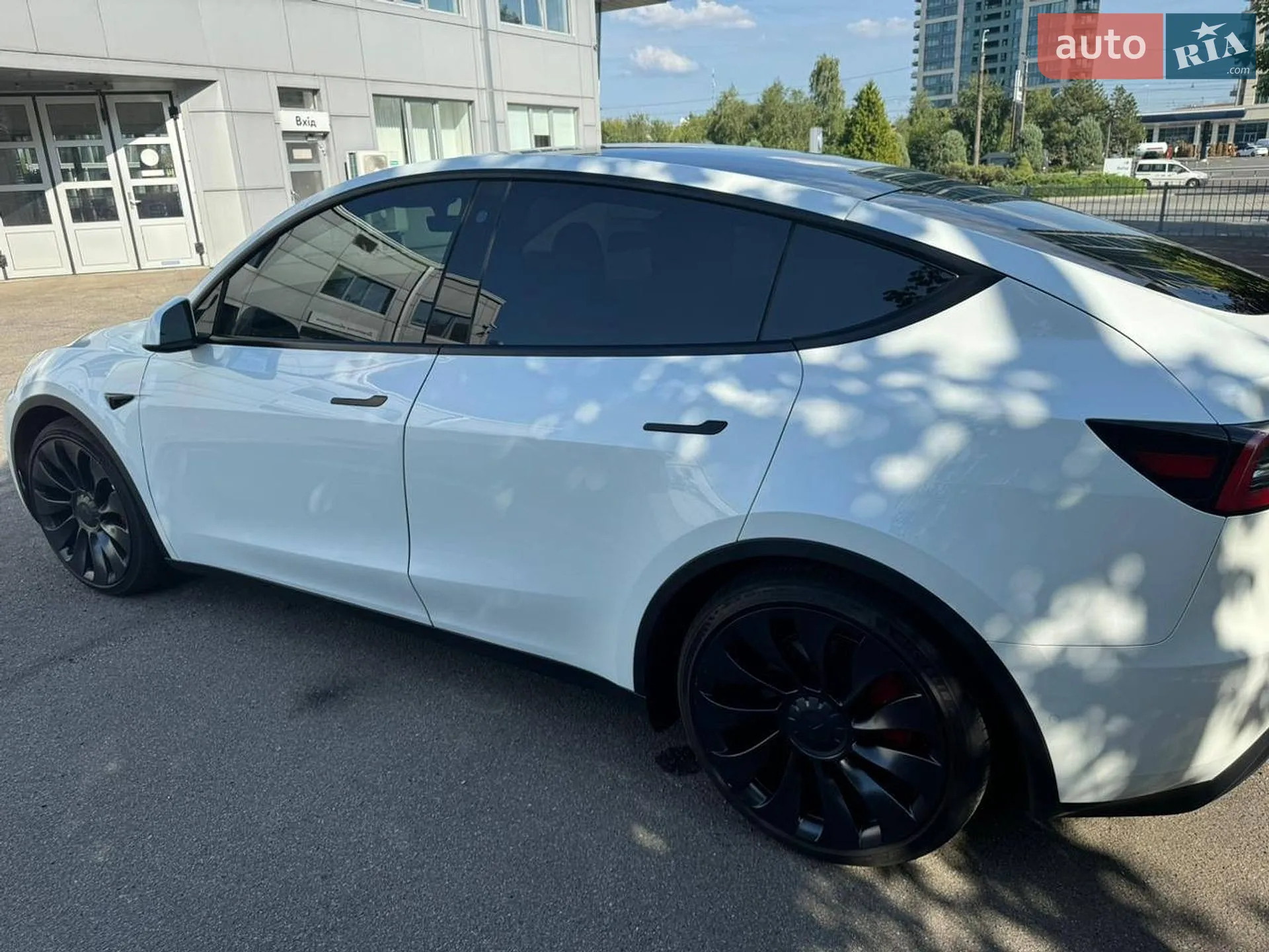 2022 Tesla Model Y - мініатюра 5