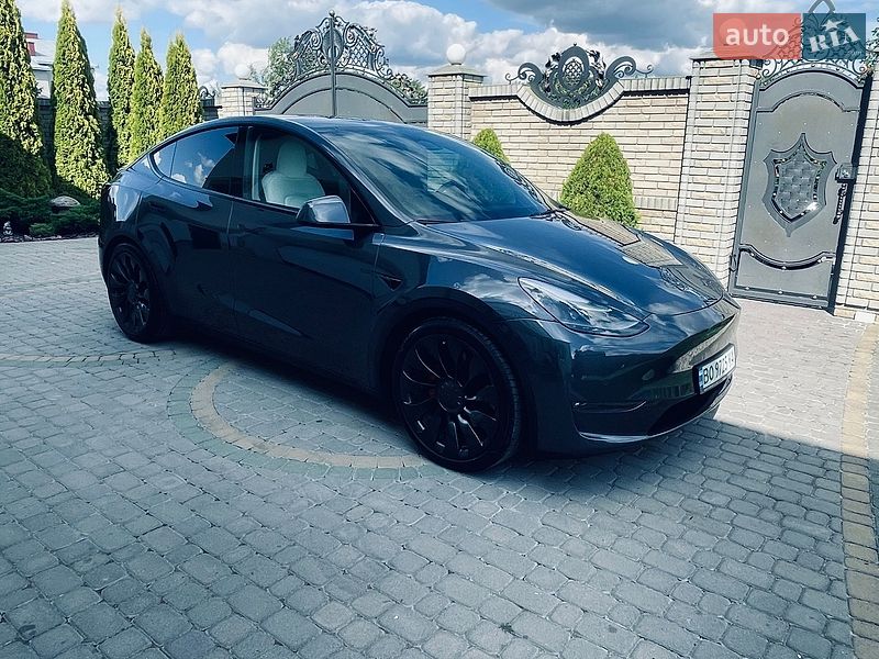 Tesla Model Y 2022