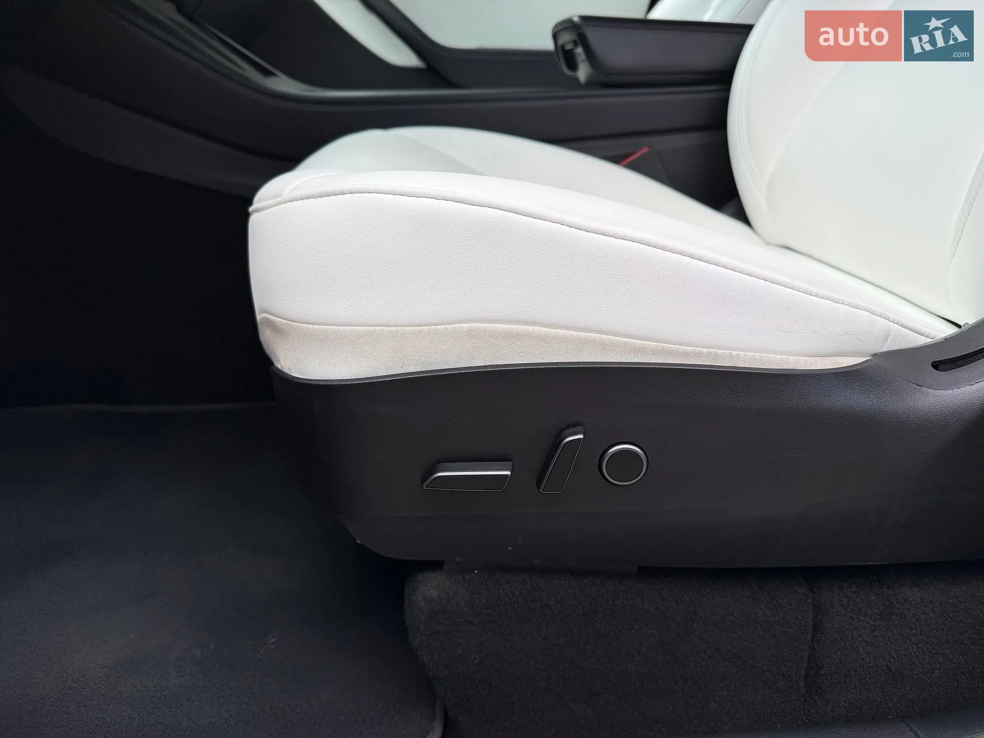 2022 Tesla Model Y - мініатюра 43