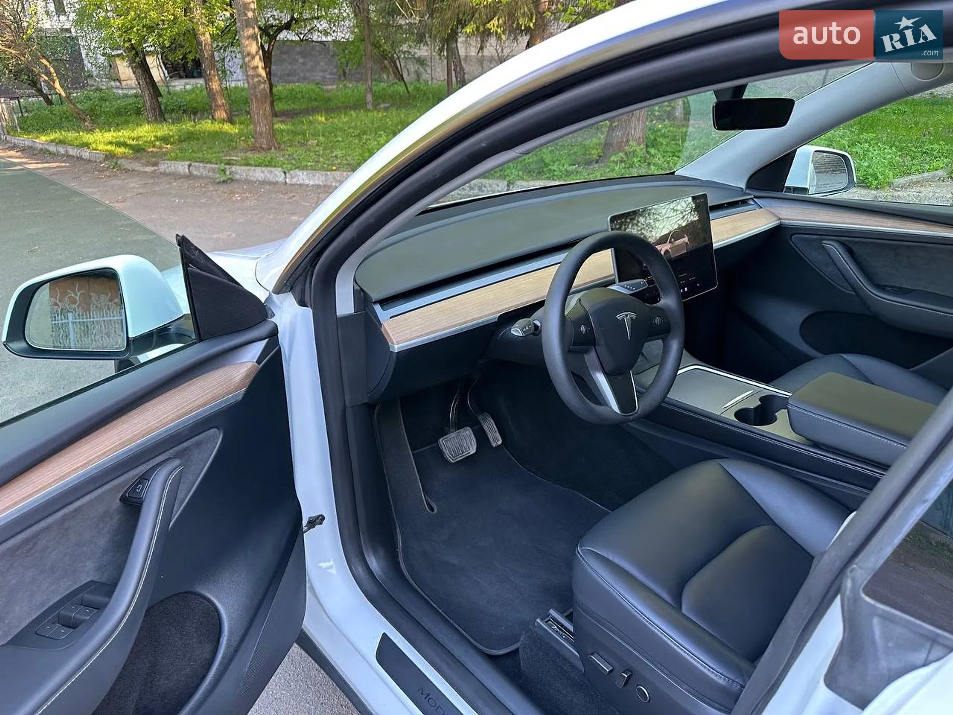 2024 Tesla Model Y - мініатюра 8
